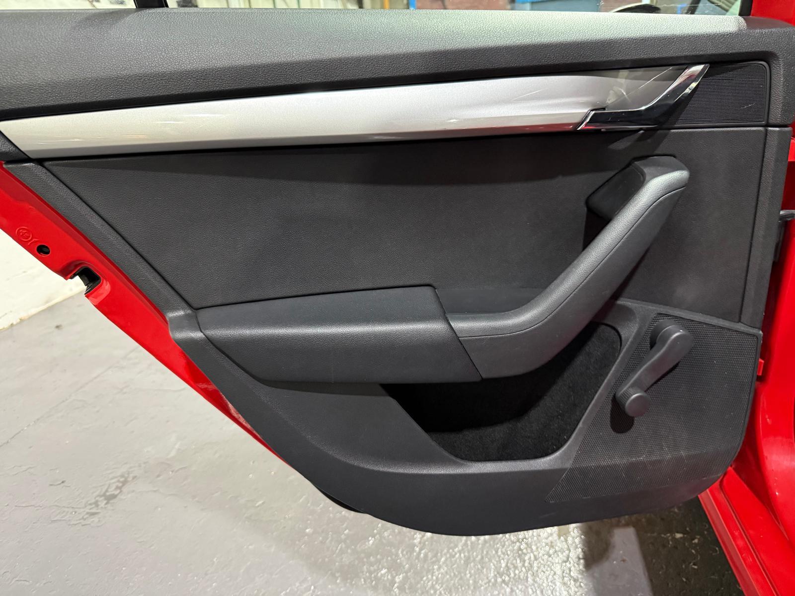 Skoda Octavia 1.6 TDI S Estate 5dr Diesel DSG Euro 6 (s/s) (110 ps)