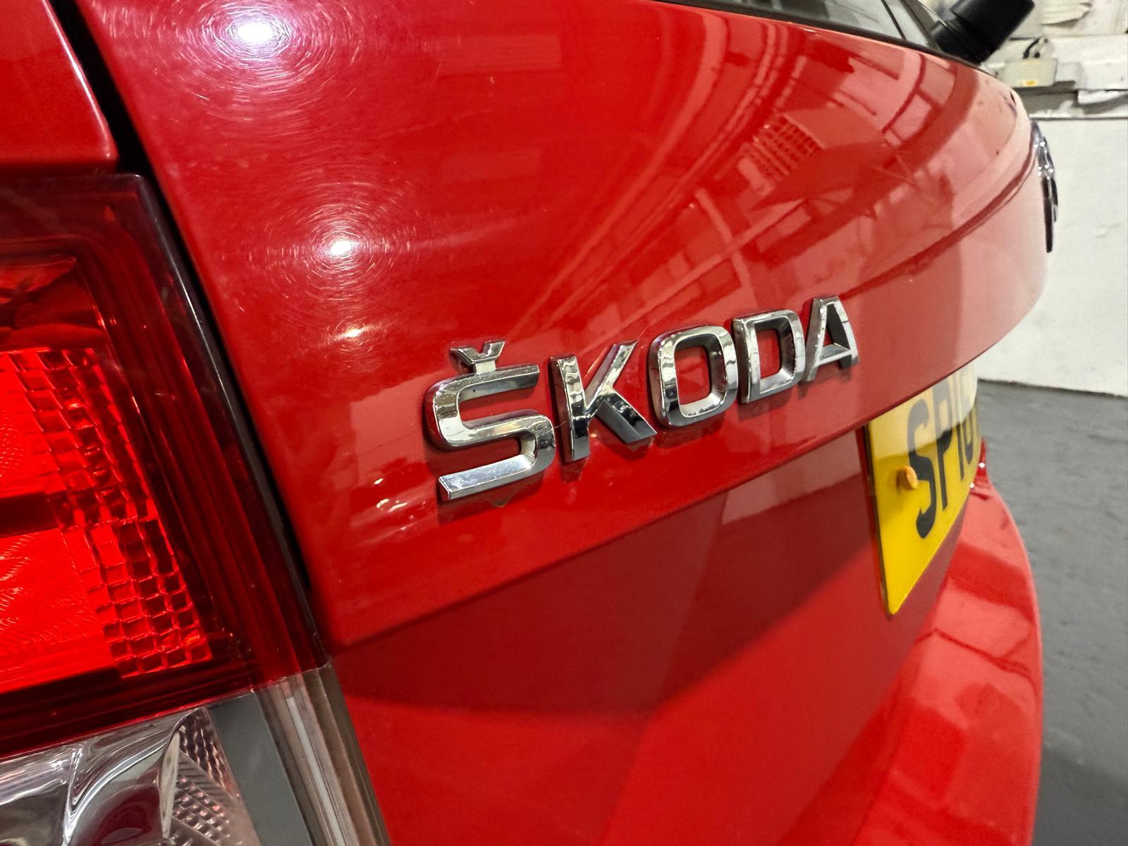 Skoda Octavia 1.6 TDI S Estate 5dr Diesel DSG Euro 6 (s/s) (110 ps)