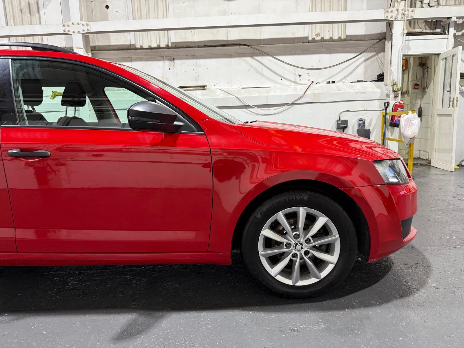 Skoda Octavia 1.6 TDI S Estate 5dr Diesel DSG Euro 6 (s/s) (110 ps)