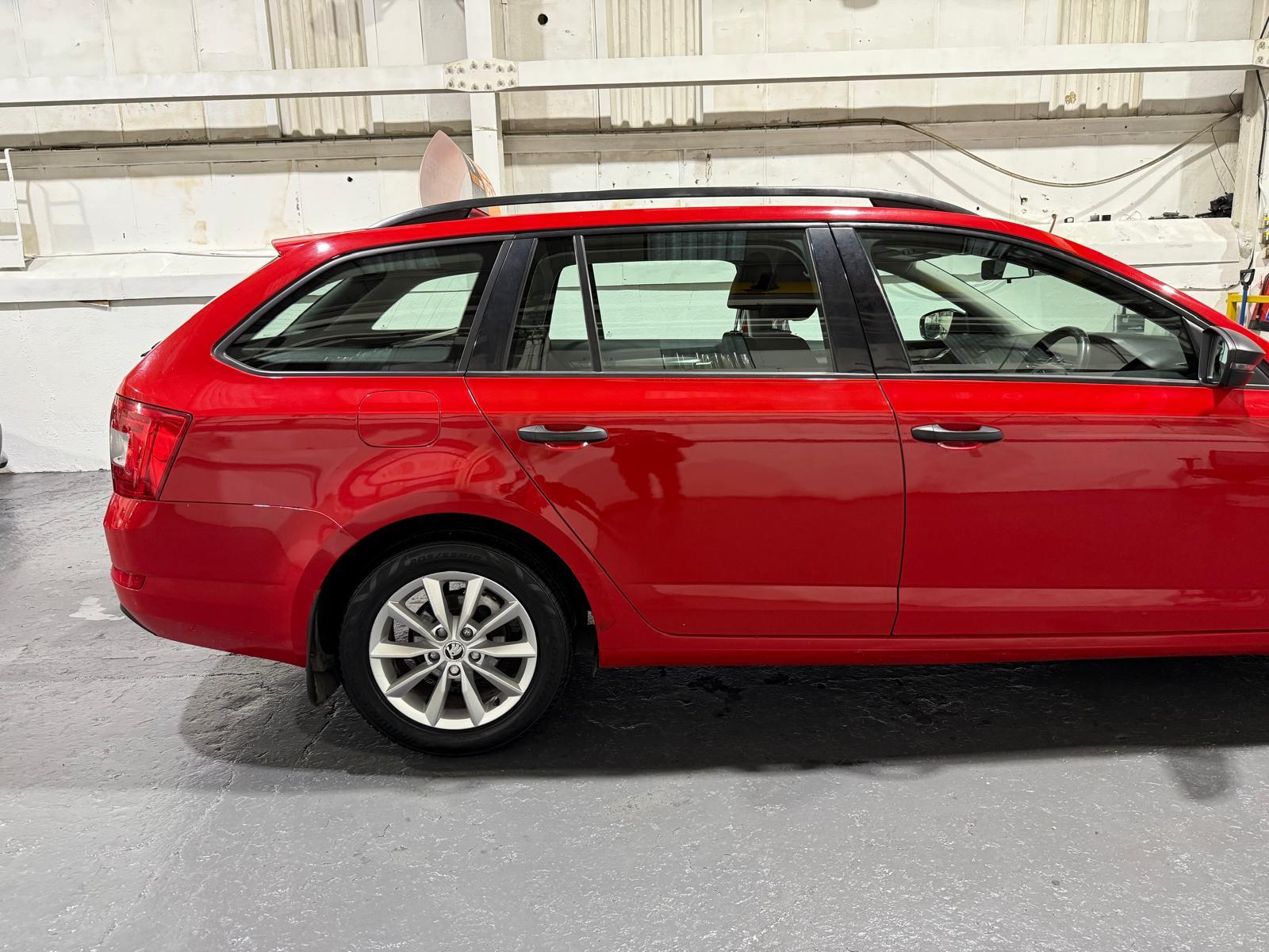 Skoda Octavia 1.6 TDI S Estate 5dr Diesel DSG Euro 6 (s/s) (110 ps)