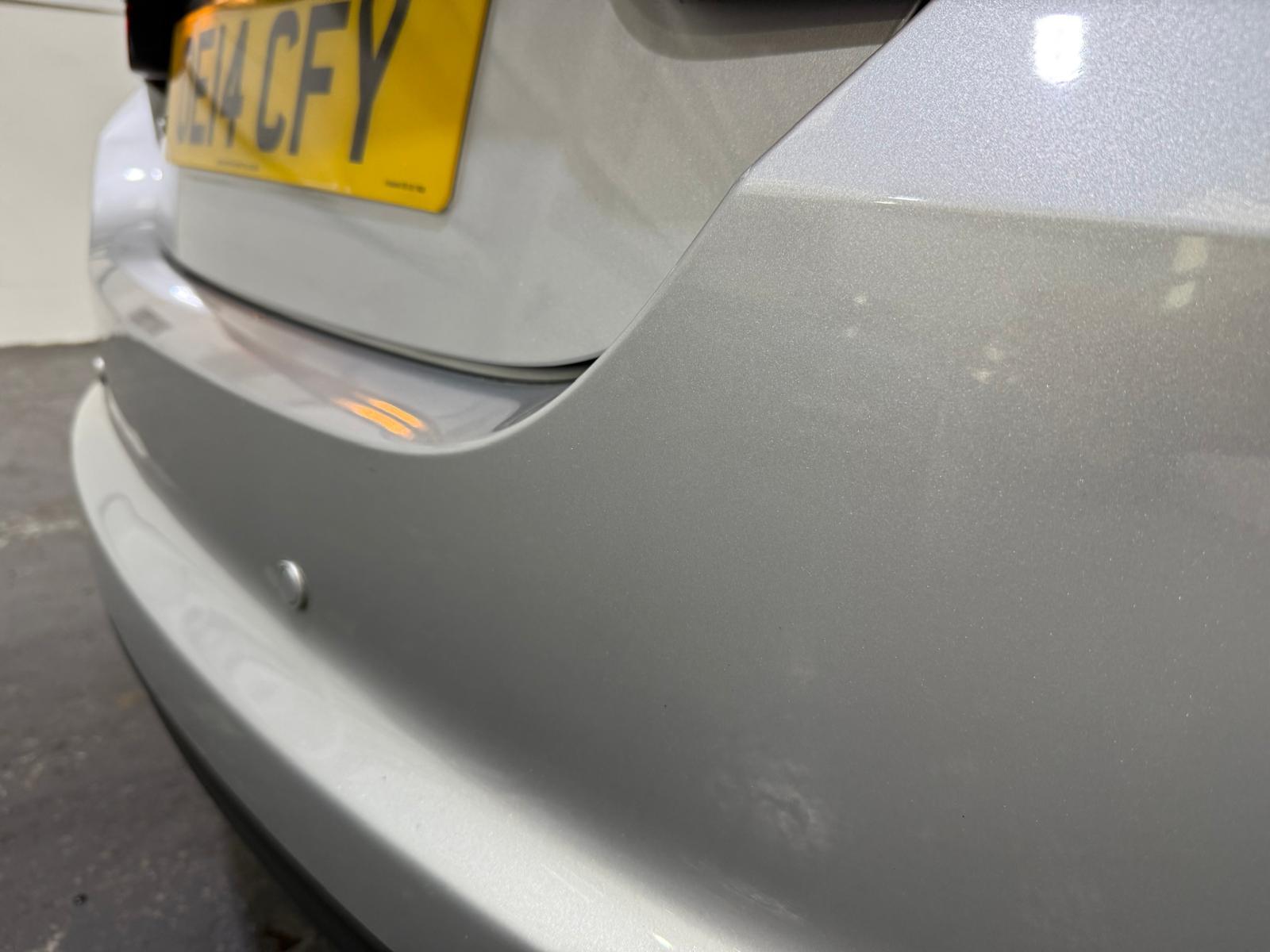 Jaguar XF 2.2d Premium Luxury Saloon 4dr Diesel Auto Euro 5 (s/s) (163 ps)