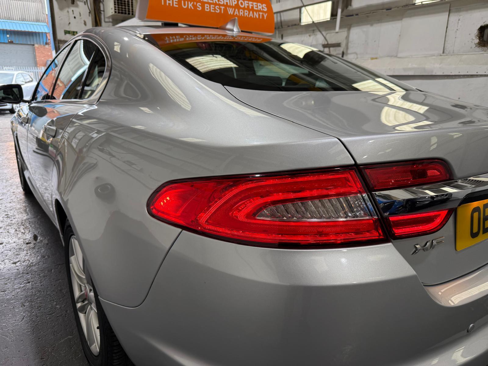 Jaguar XF 2.2d Premium Luxury Saloon 4dr Diesel Auto Euro 5 (s/s) (163 ps)