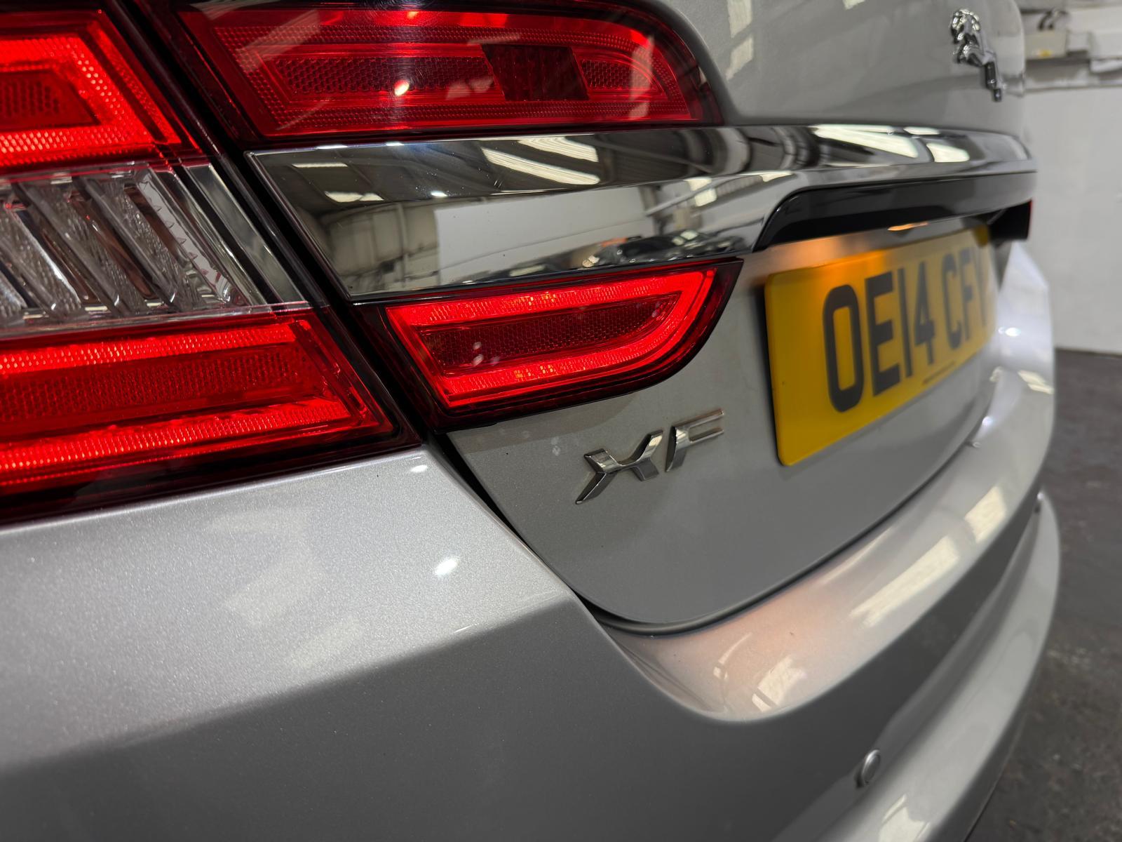 Jaguar XF 2.2d Premium Luxury Saloon 4dr Diesel Auto Euro 5 (s/s) (163 ps)