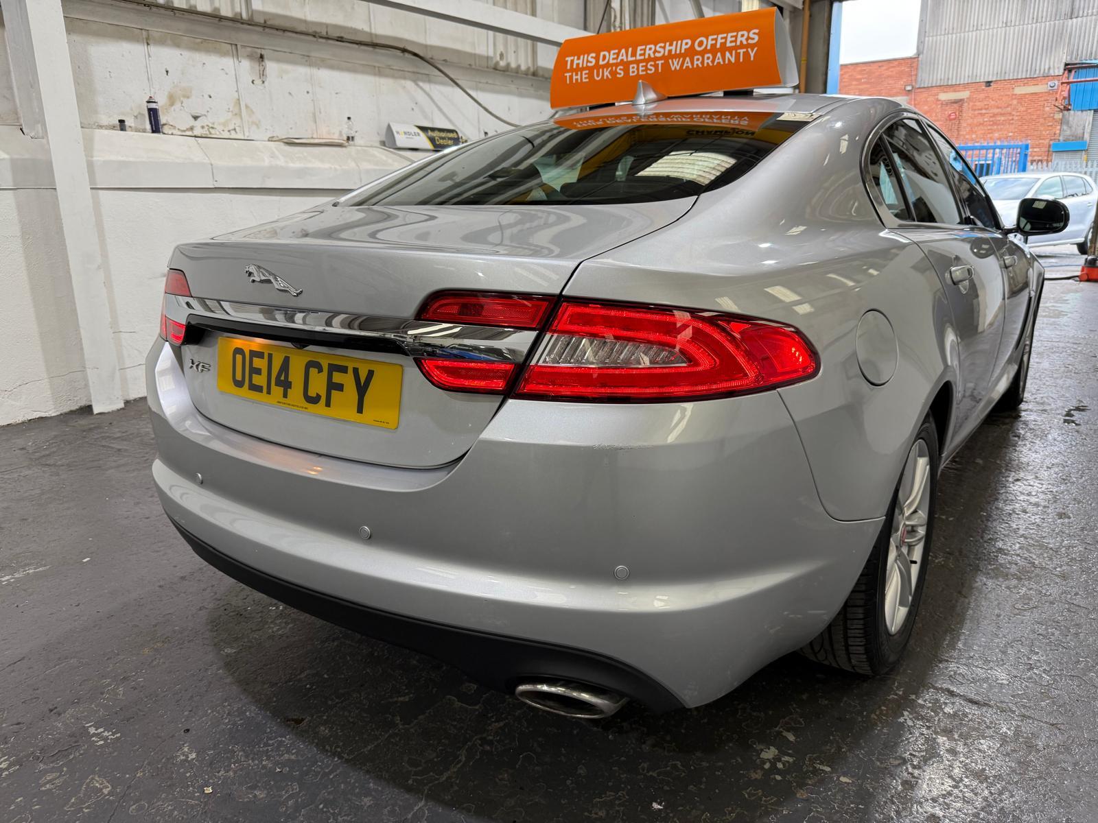 Jaguar XF 2.2d Premium Luxury Saloon 4dr Diesel Auto Euro 5 (s/s) (163 ps)