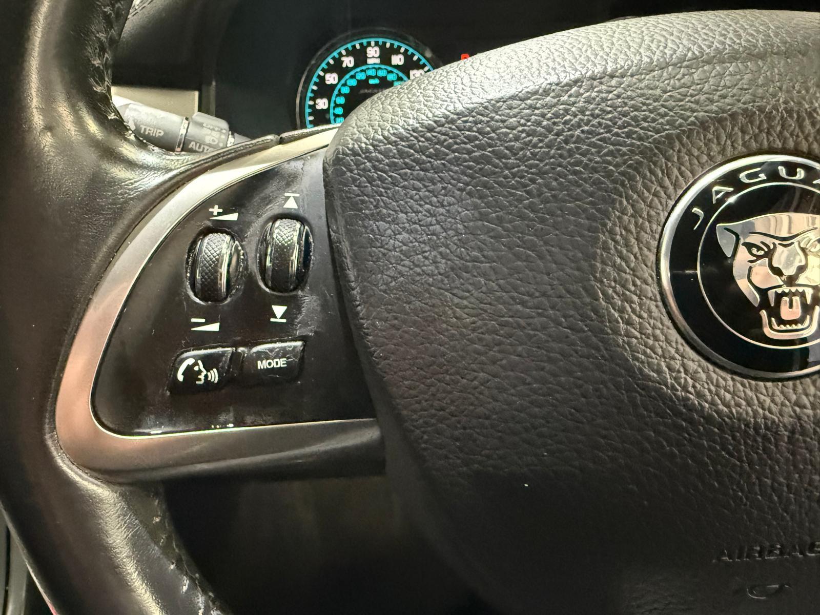 Jaguar XF 2.2d Premium Luxury Saloon 4dr Diesel Auto Euro 5 (s/s) (163 ps)