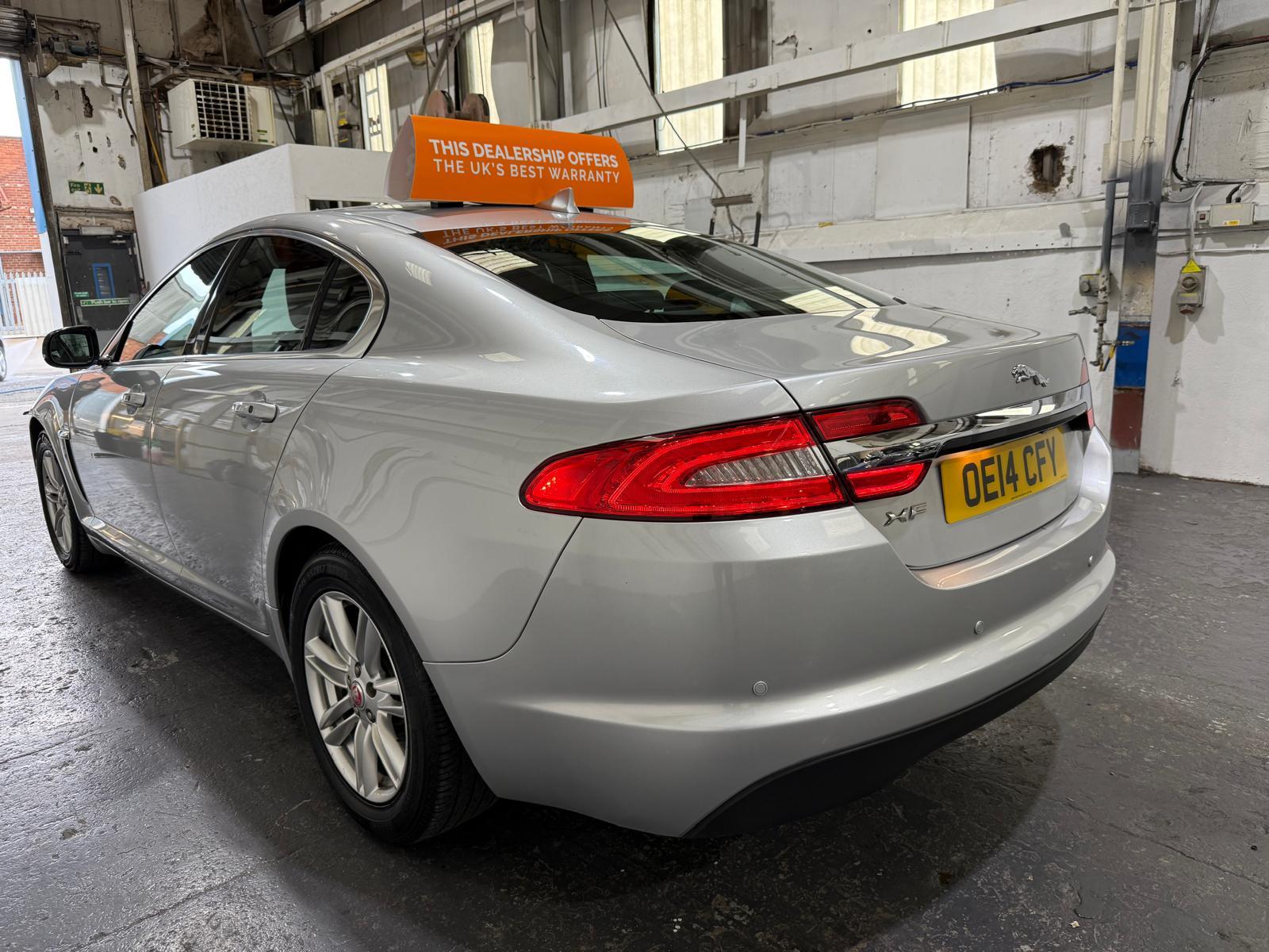 Jaguar XF 2.2d Premium Luxury Saloon 4dr Diesel Auto Euro 5 (s/s) (163 ps)