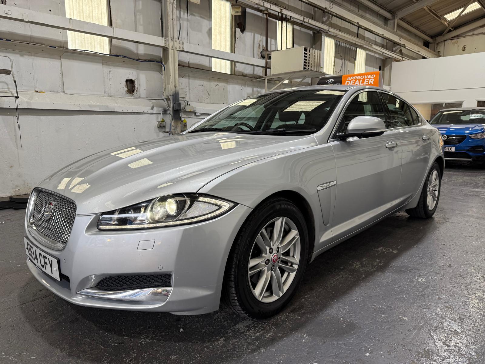 Jaguar XF 2.2d Premium Luxury Saloon 4dr Diesel Auto Euro 5 (s/s) (163 ps)