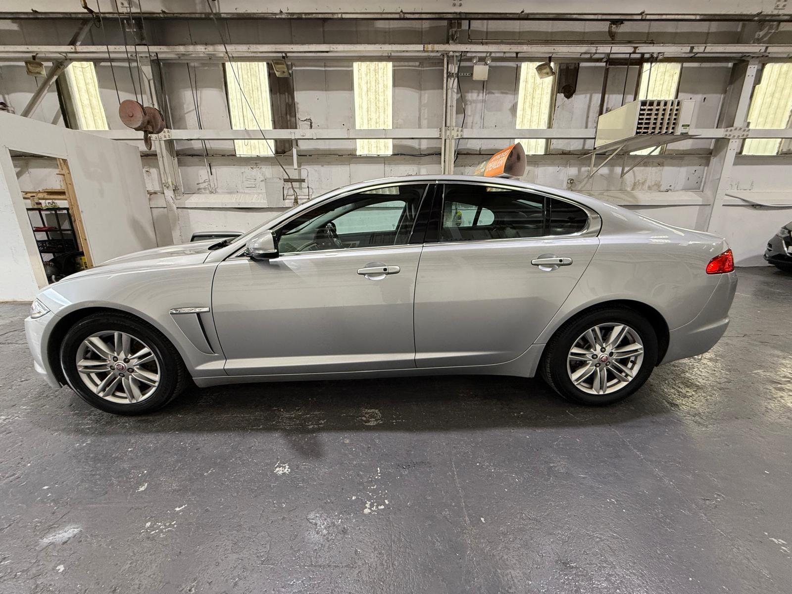 Jaguar XF 2.2d Premium Luxury Saloon 4dr Diesel Auto Euro 5 (s/s) (163 ps)