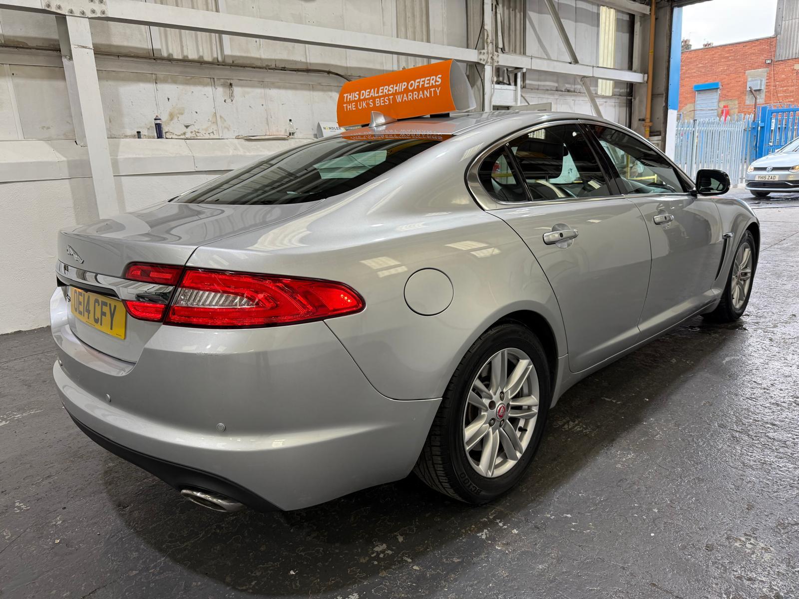 Jaguar XF 2.2d Premium Luxury Saloon 4dr Diesel Auto Euro 5 (s/s) (163 ps)