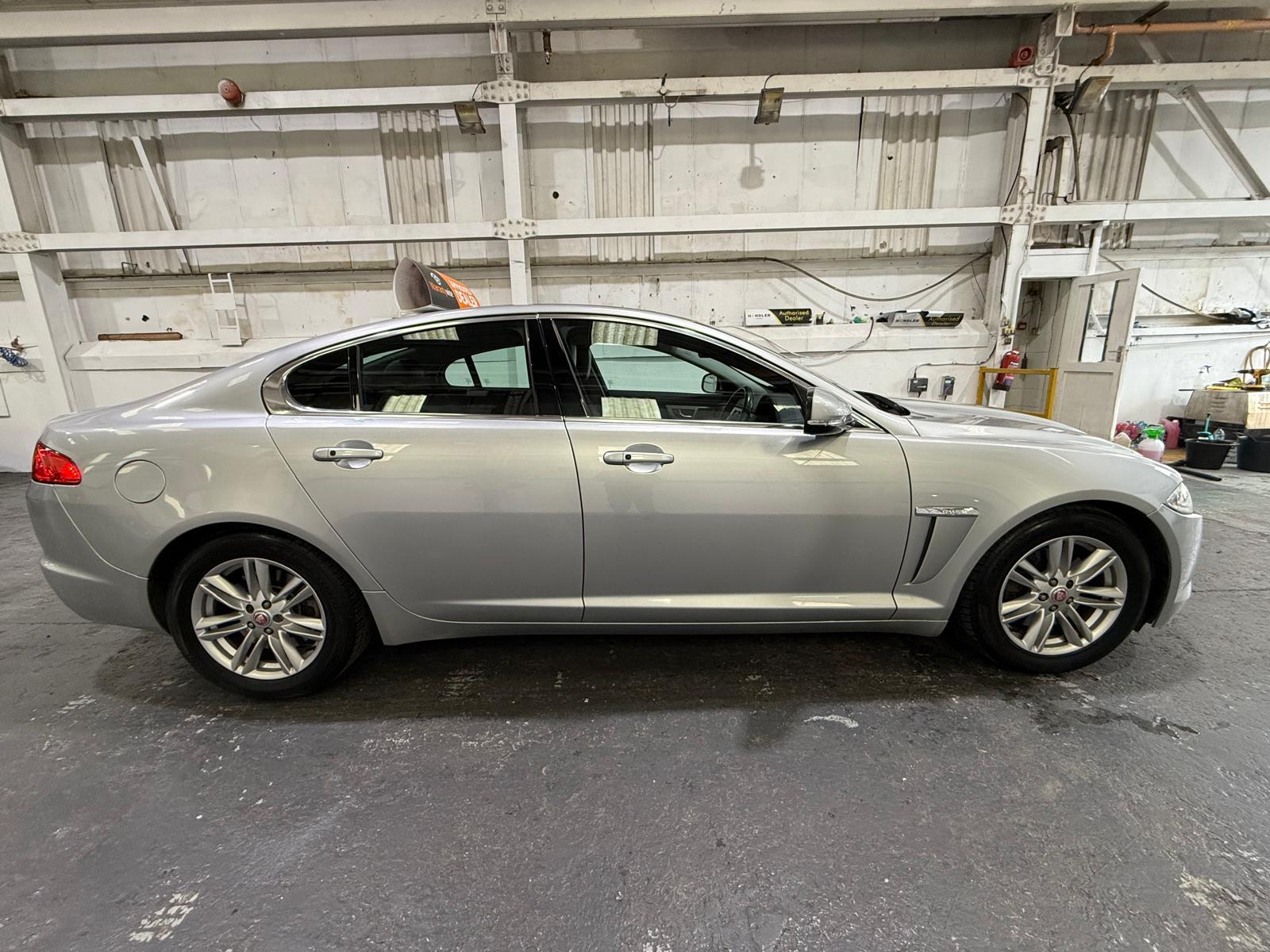 Jaguar XF 2.2d Premium Luxury Saloon 4dr Diesel Auto Euro 5 (s/s) (163 ps)