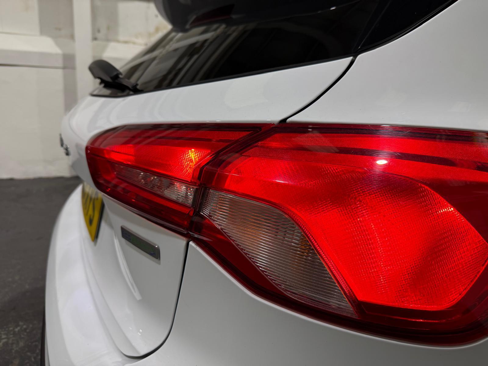 Ford Focus 1.0T EcoBoost ST-Line Hatchback 5dr Petrol Manual Euro 6 (s/s) (125 ps)