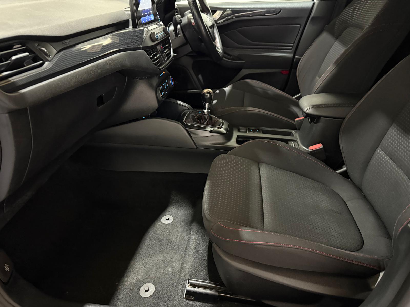 Ford Focus 1.0T EcoBoost ST-Line Hatchback 5dr Petrol Manual Euro 6 (s/s) (125 ps)
