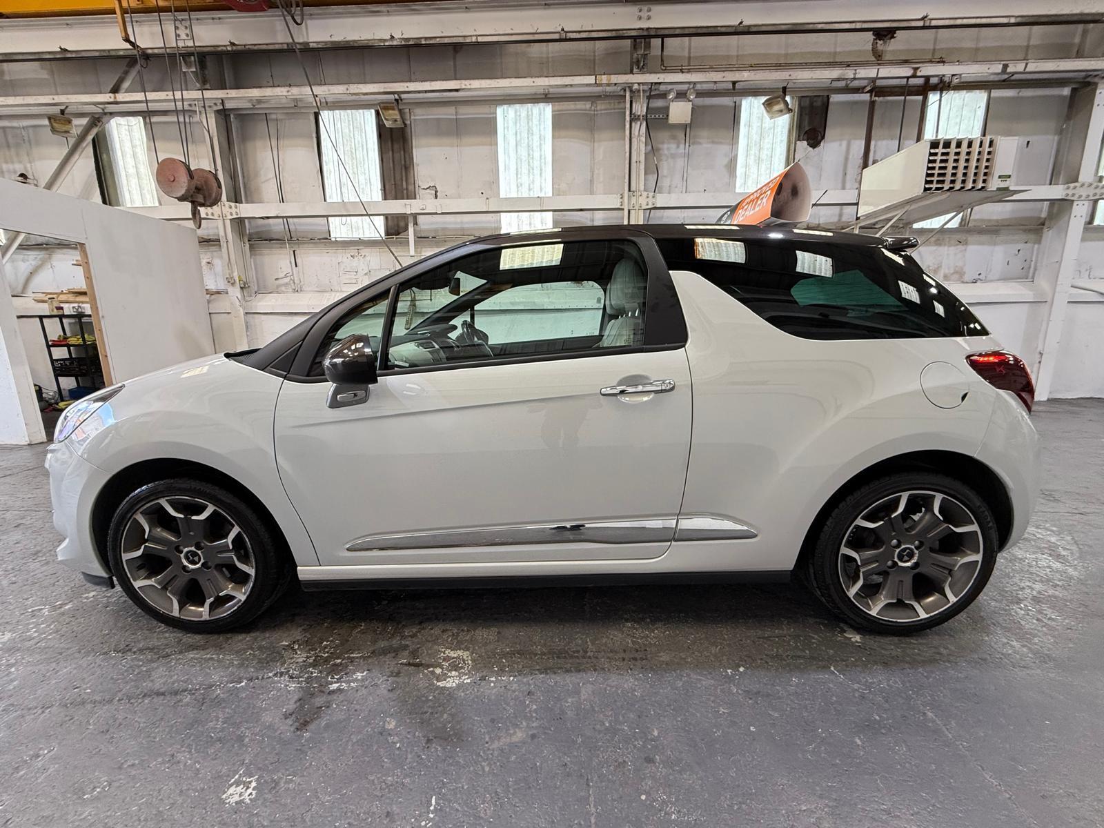 DS AUTOMOBILES DS 3 1.6 BlueHDi Ultra Prestige Hatchback 3dr Diesel Manual Euro 6 (s/s) (120 ps)
