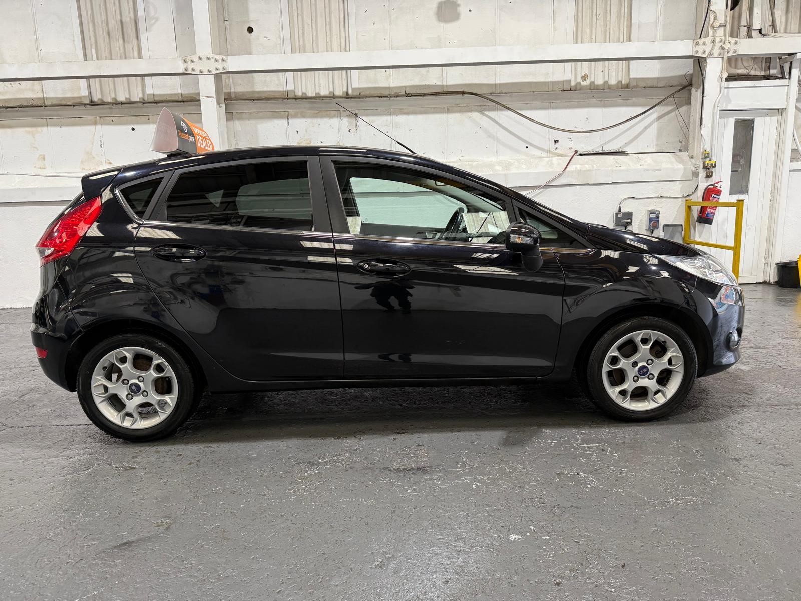 Ford Fiesta 1.25 Zetec Hatchback 5dr Petrol Manual Euro 5 (82 ps)