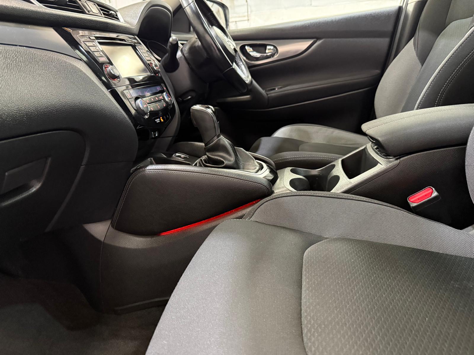 Nissan Qashqai 1.2 DIG-T N-Connecta SUV 5dr Petrol XTRON Euro 6 (s/s) (115 ps)