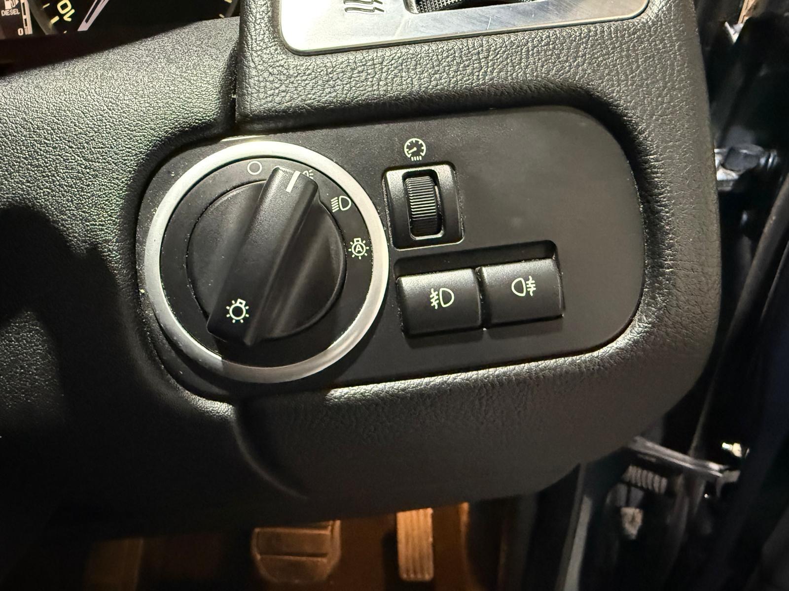 Land Rover Range Rover Sport 3.0 TD V6 SE SUV 5dr Diesel CommandShift 4WD Euro 4 (245 ps)