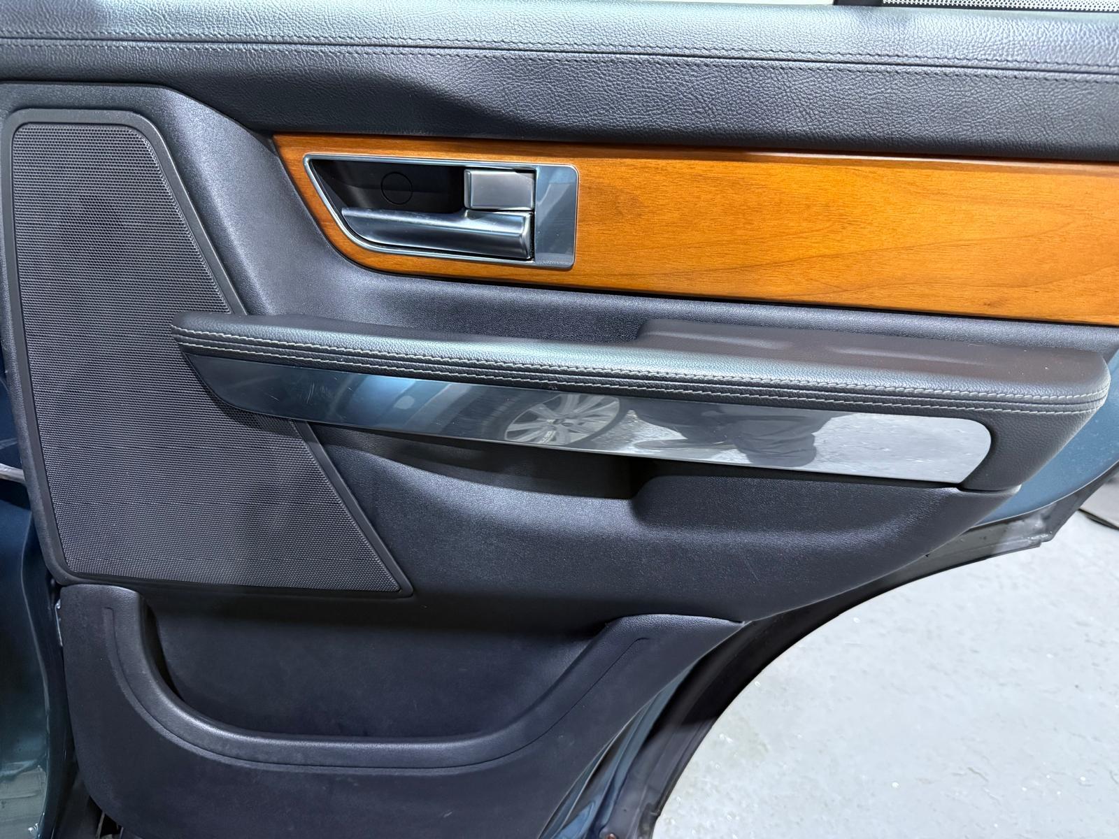 Land Rover Range Rover Sport 3.0 TD V6 SE SUV 5dr Diesel CommandShift 4WD Euro 4 (245 ps)