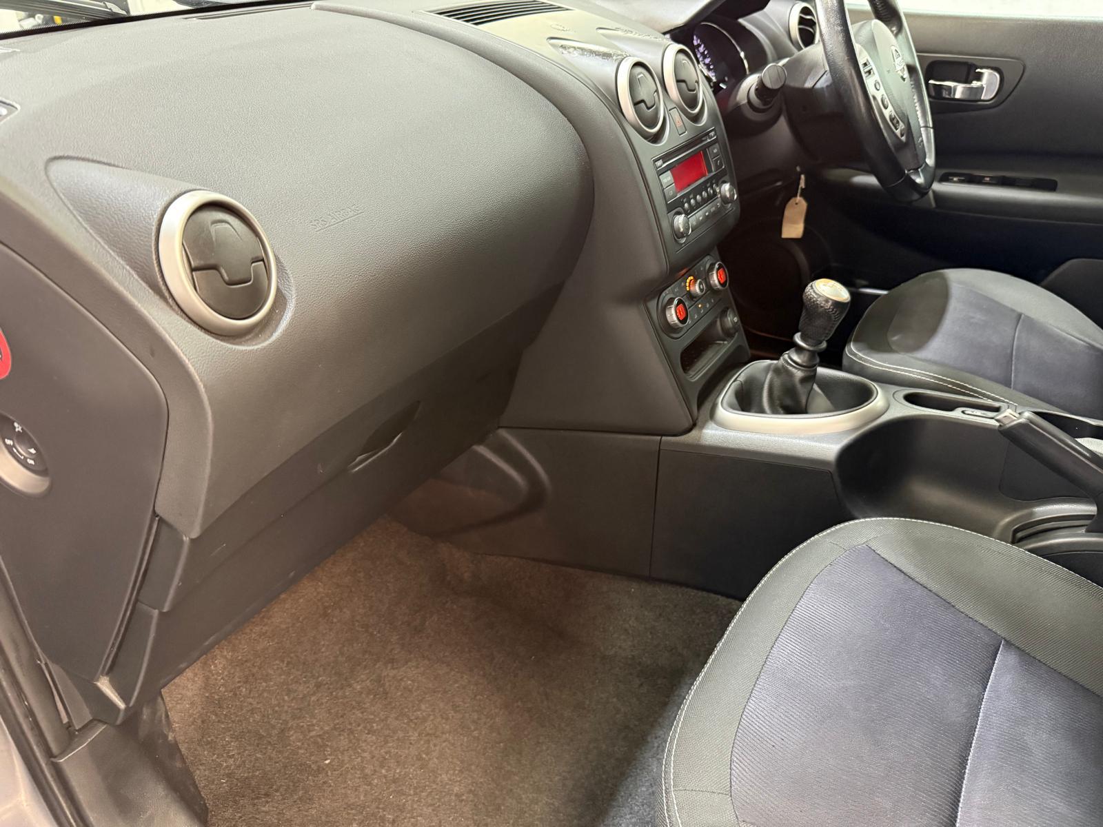 Nissan Qashqai 1.5 dCi Acenta SUV 5dr Diesel Manual 2WD Euro 5 (110 ps)