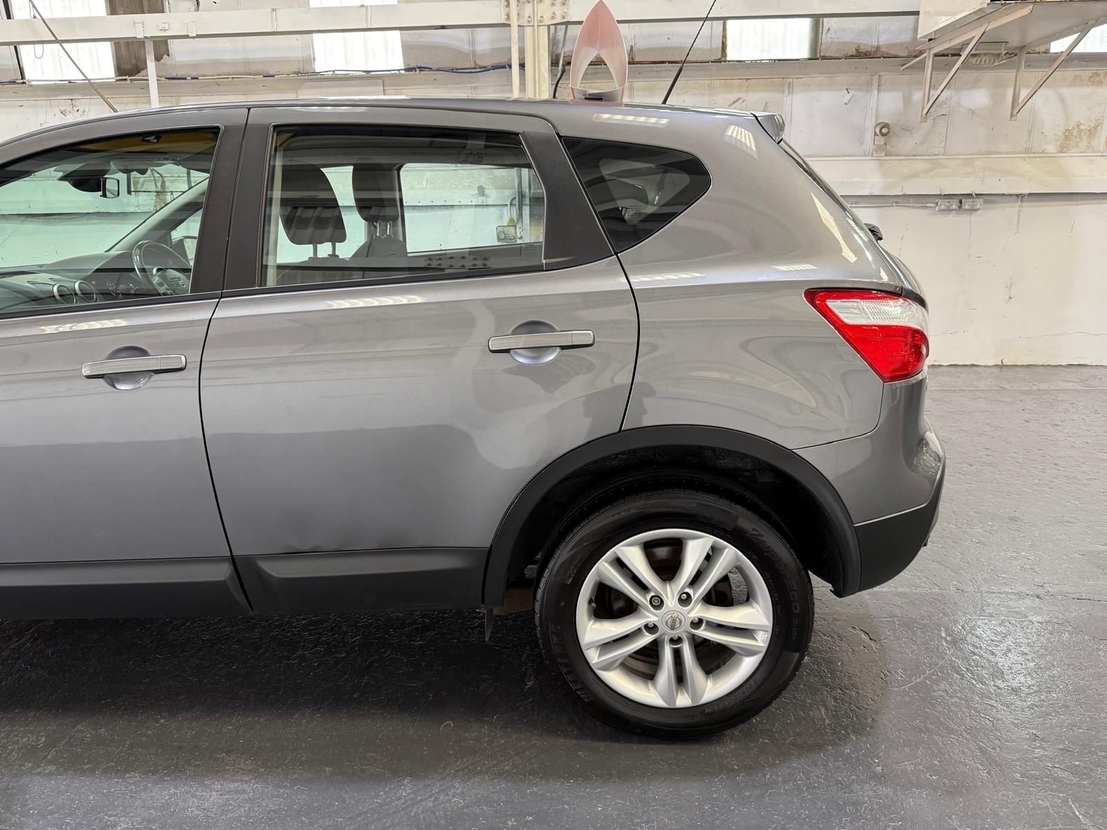 Nissan Qashqai 1.5 dCi Acenta SUV 5dr Diesel Manual 2WD Euro 5 (110 ps)