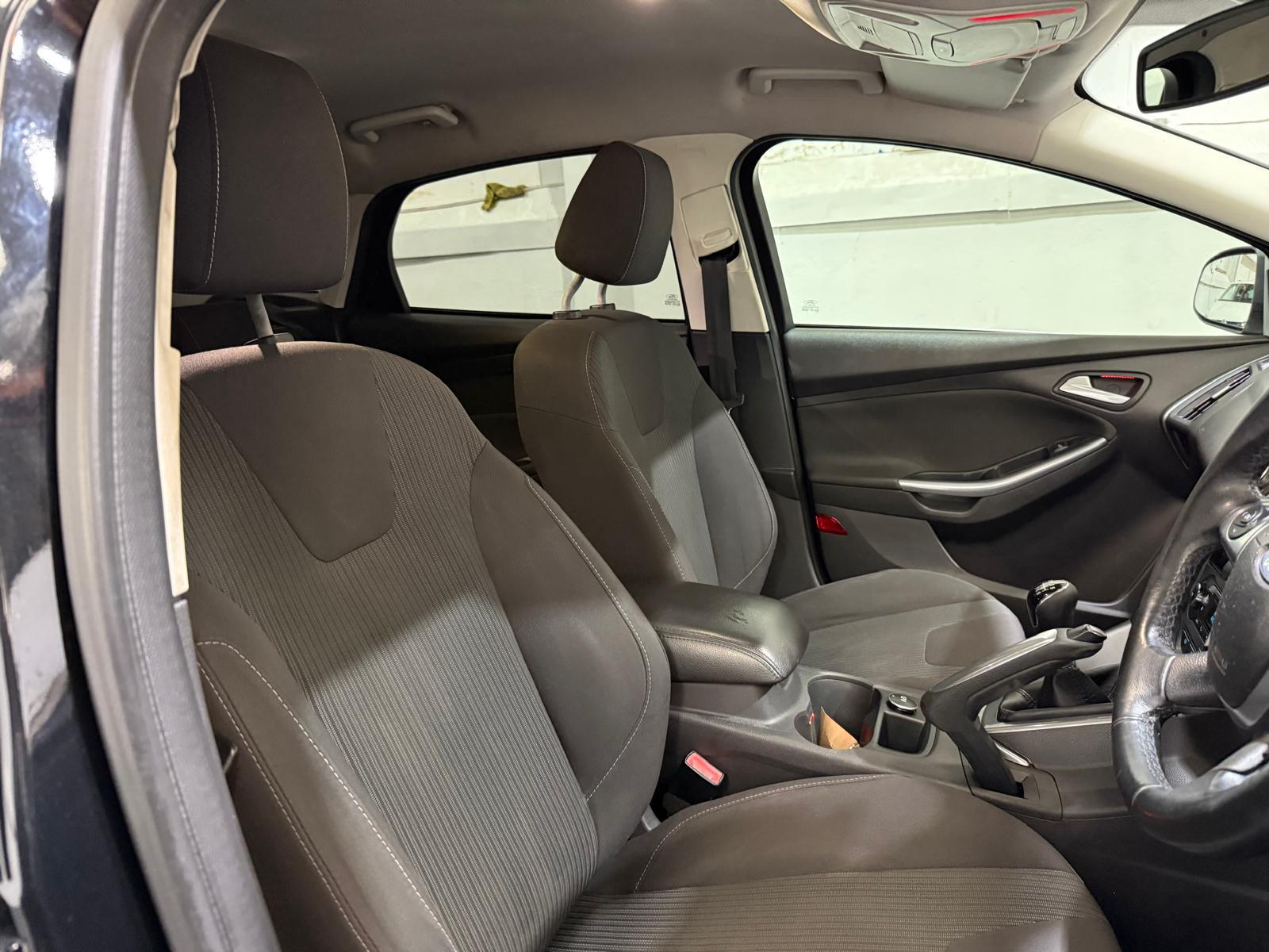 Ford Focus 1.6 TDCi Titanium Hatchback 5dr Diesel Manual Euro 5 (s/s) (115 ps)