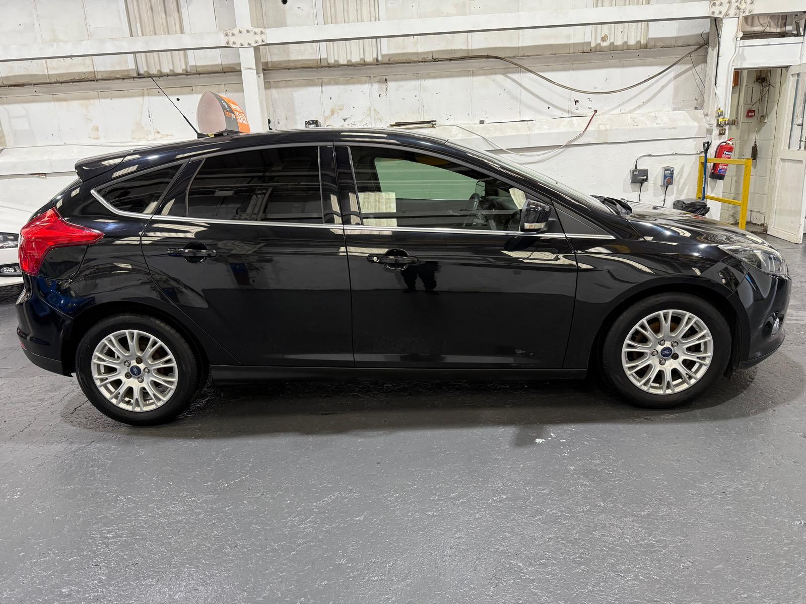 Ford Focus 1.6 TDCi Titanium Hatchback 5dr Diesel Manual Euro 5 (s/s) (115 ps)