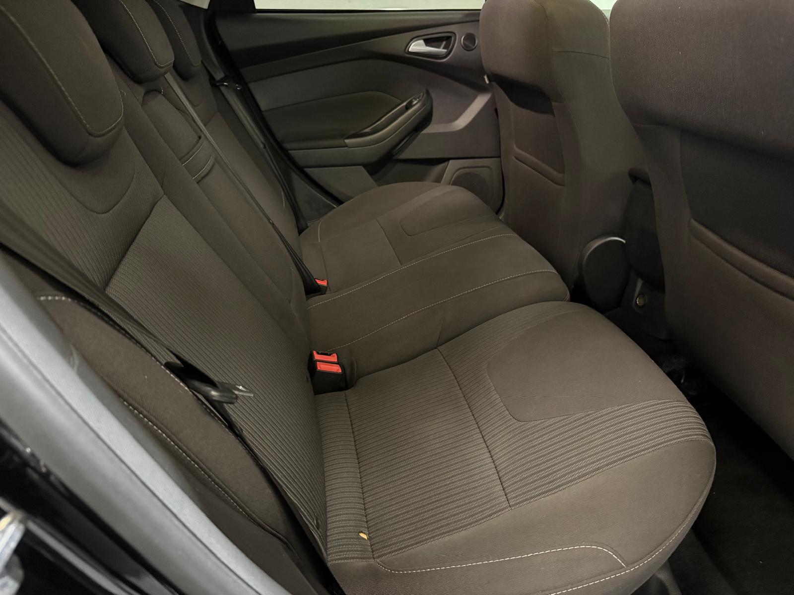 Ford Focus 1.6 TDCi Titanium Hatchback 5dr Diesel Manual Euro 5 (s/s) (115 ps)