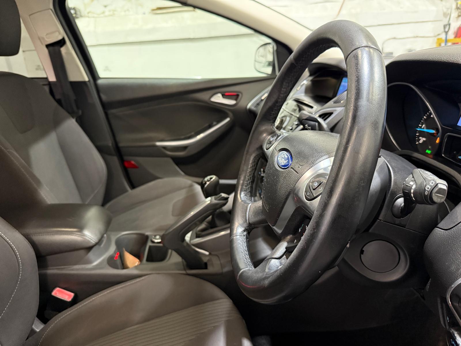 Ford Focus 1.6 TDCi Titanium Hatchback 5dr Diesel Manual Euro 5 (s/s) (115 ps)