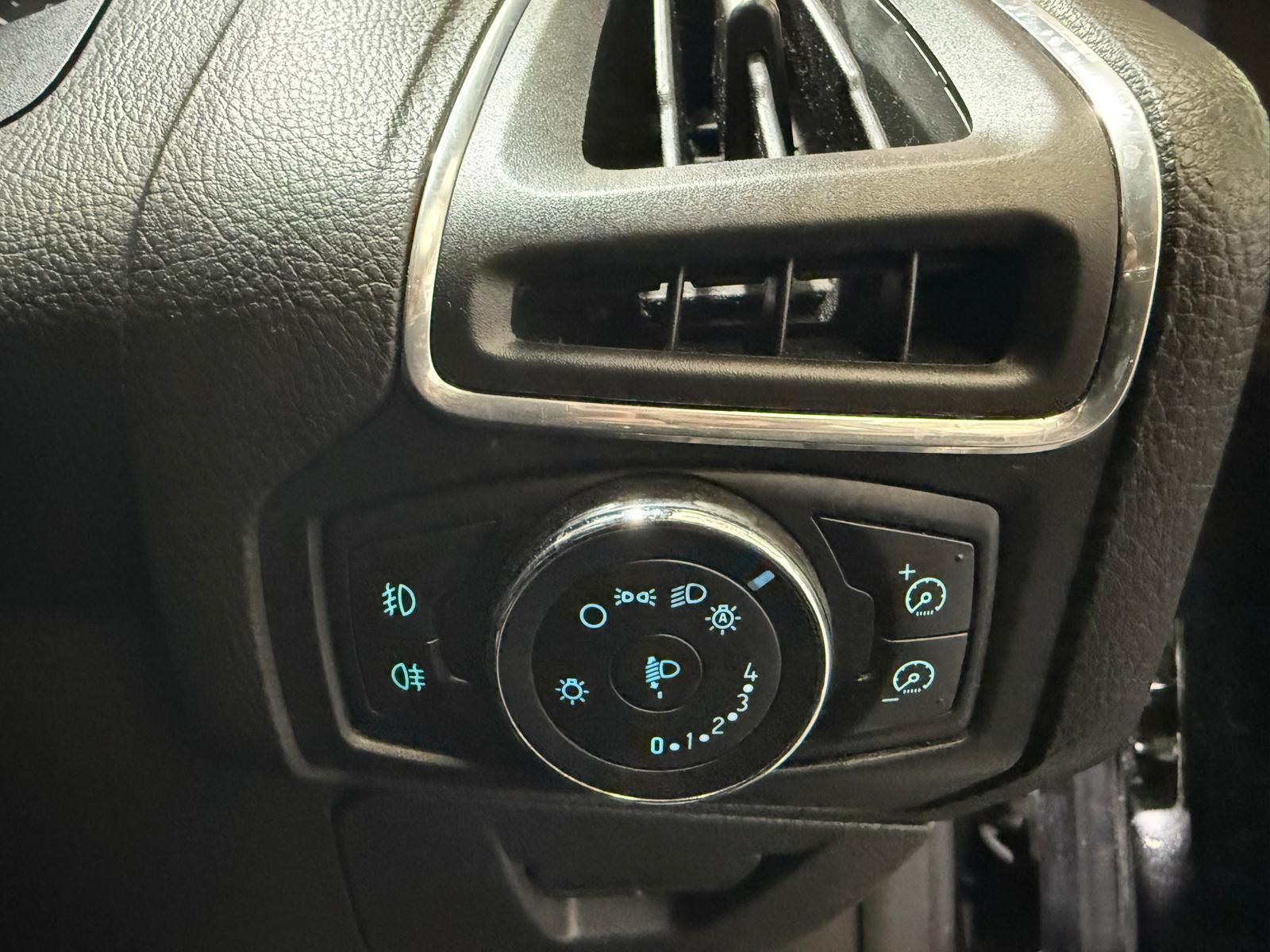 Ford Focus 1.6 TDCi Titanium Hatchback 5dr Diesel Manual Euro 5 (s/s) (115 ps)