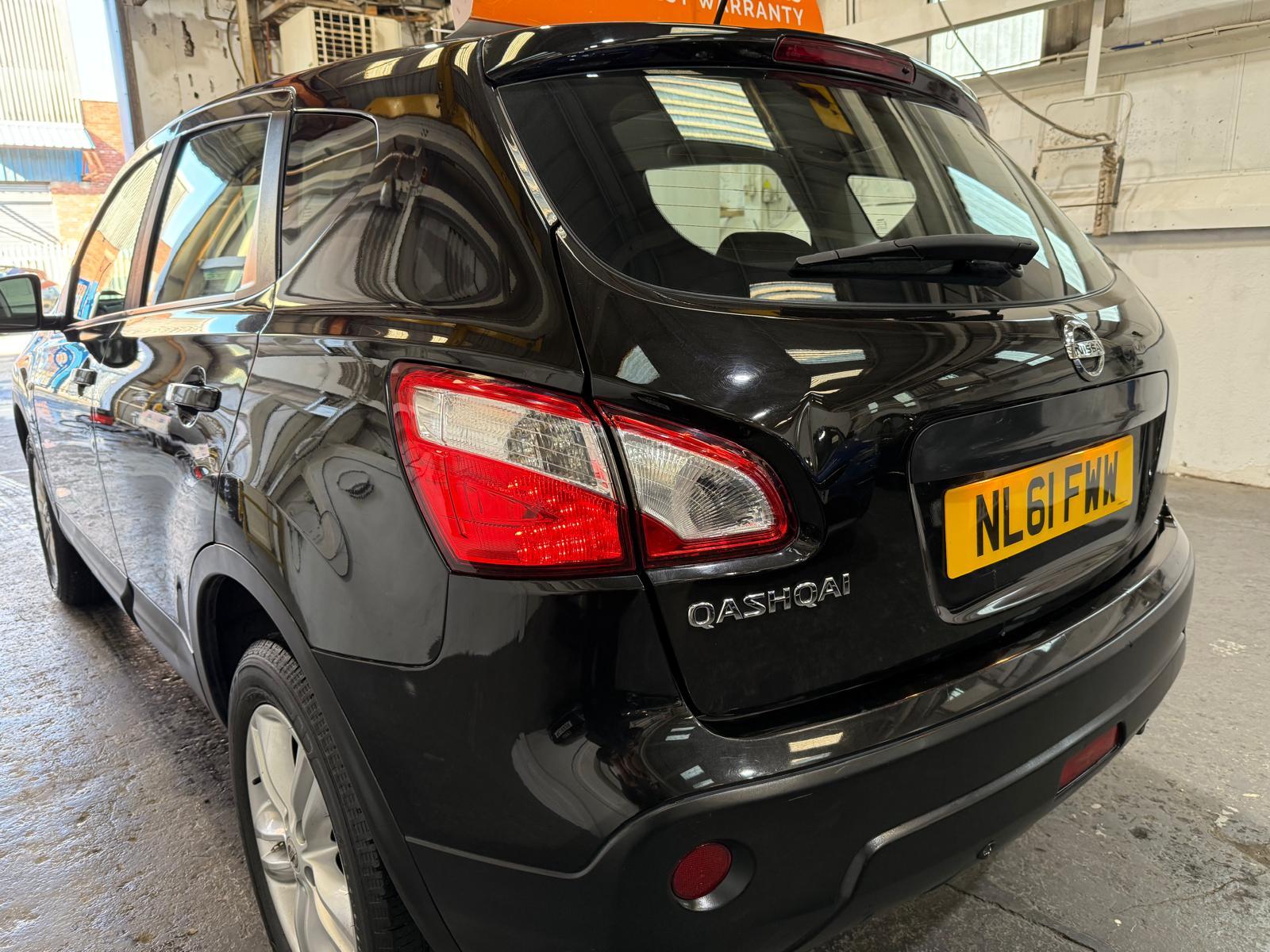 Nissan Qashqai 1.6 Acenta SUV 5dr Petrol Manual 2WD Euro 5 (s/s) (117 ps)