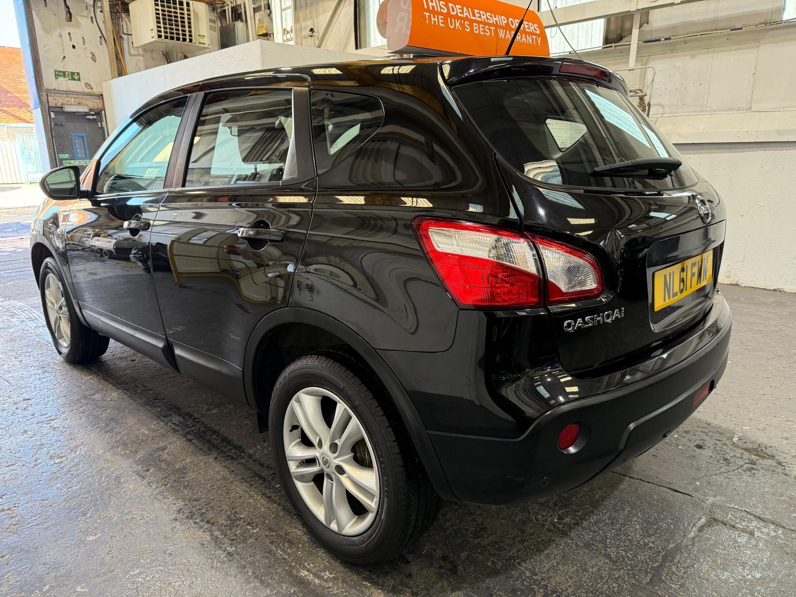 Nissan Qashqai 1.6 Acenta SUV 5dr Petrol Manual 2WD Euro 5 (s/s) (117 ps)