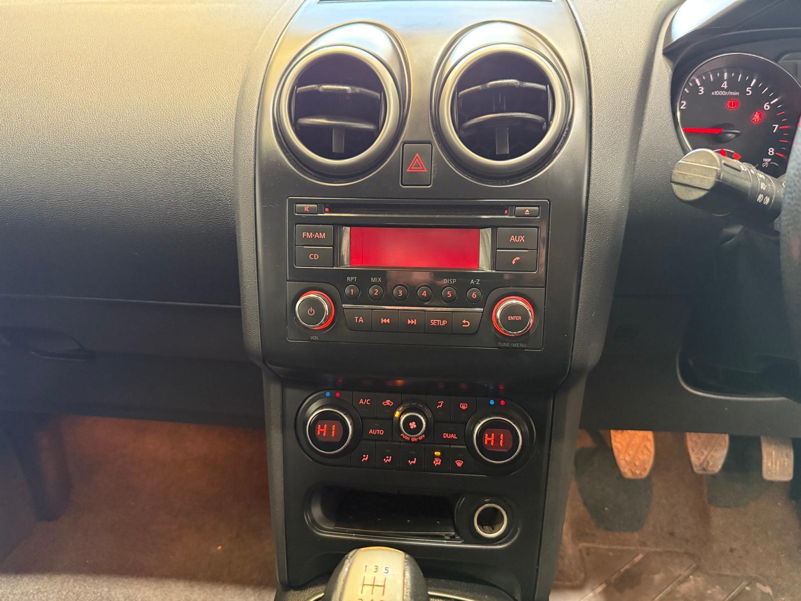 Nissan Qashqai 1.6 Acenta SUV 5dr Petrol Manual 2WD Euro 5 (s/s) (117 ps)