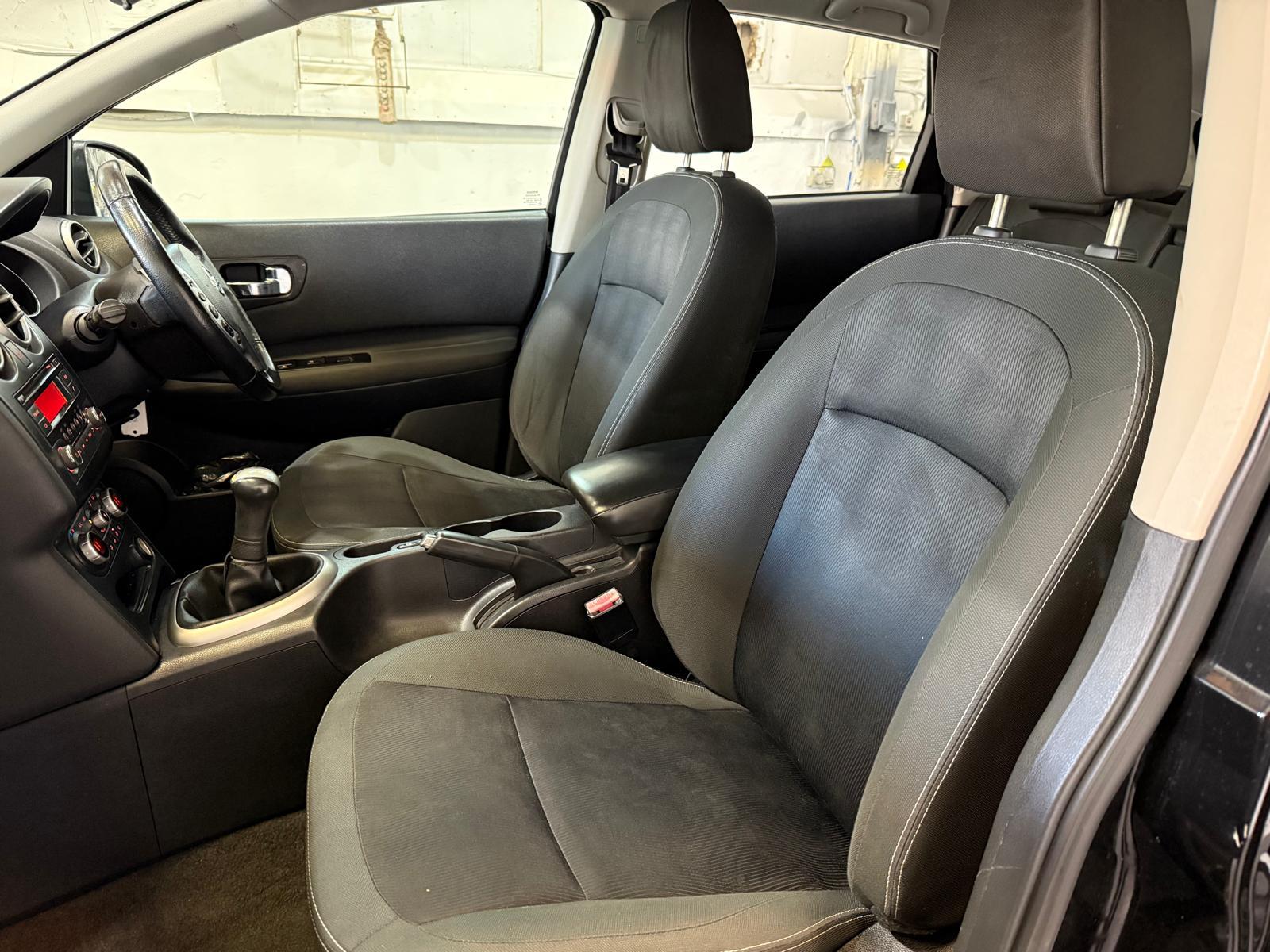 Nissan Qashqai 1.6 Acenta SUV 5dr Petrol Manual 2WD Euro 5 (s/s) (117 ps)
