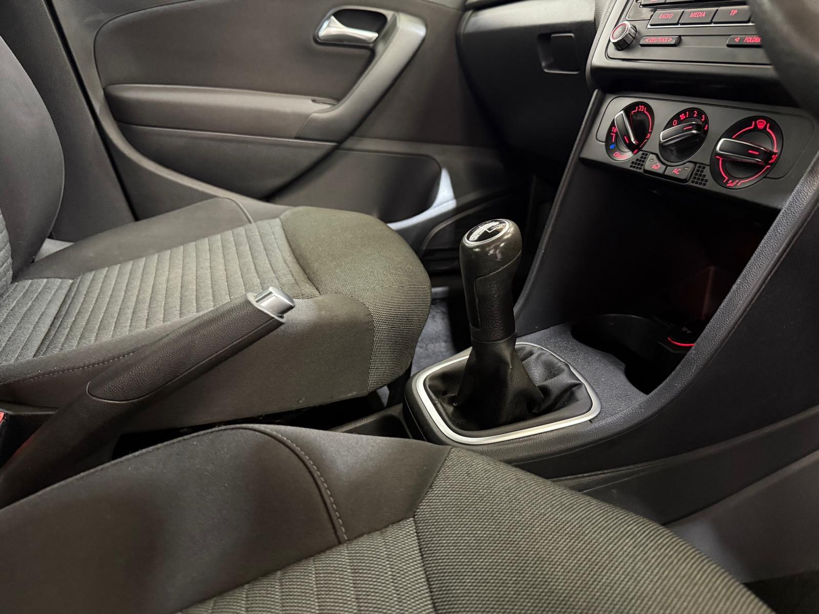 Volkswagen Polo 1.4 SE Hatchback 5dr Petrol Manual Euro 5 (85 ps)