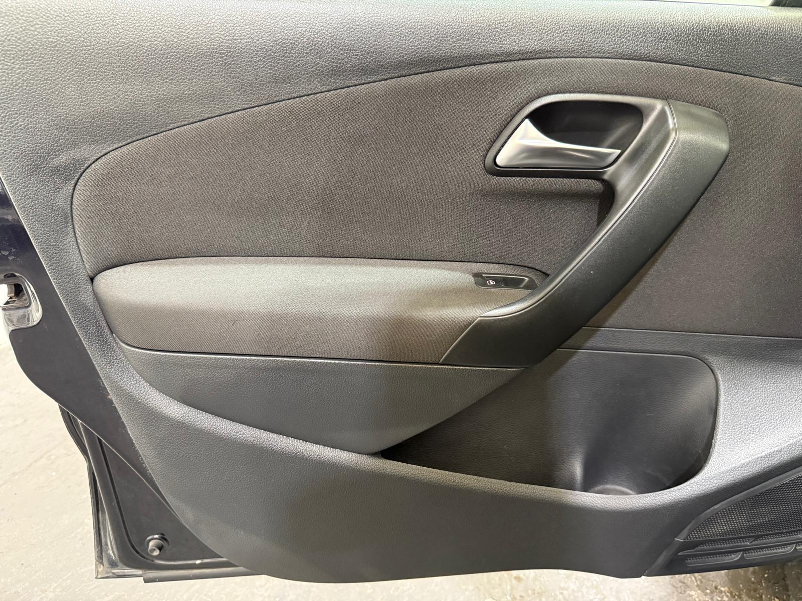 Volkswagen Polo 1.4 SE Hatchback 5dr Petrol Manual Euro 5 (85 ps)