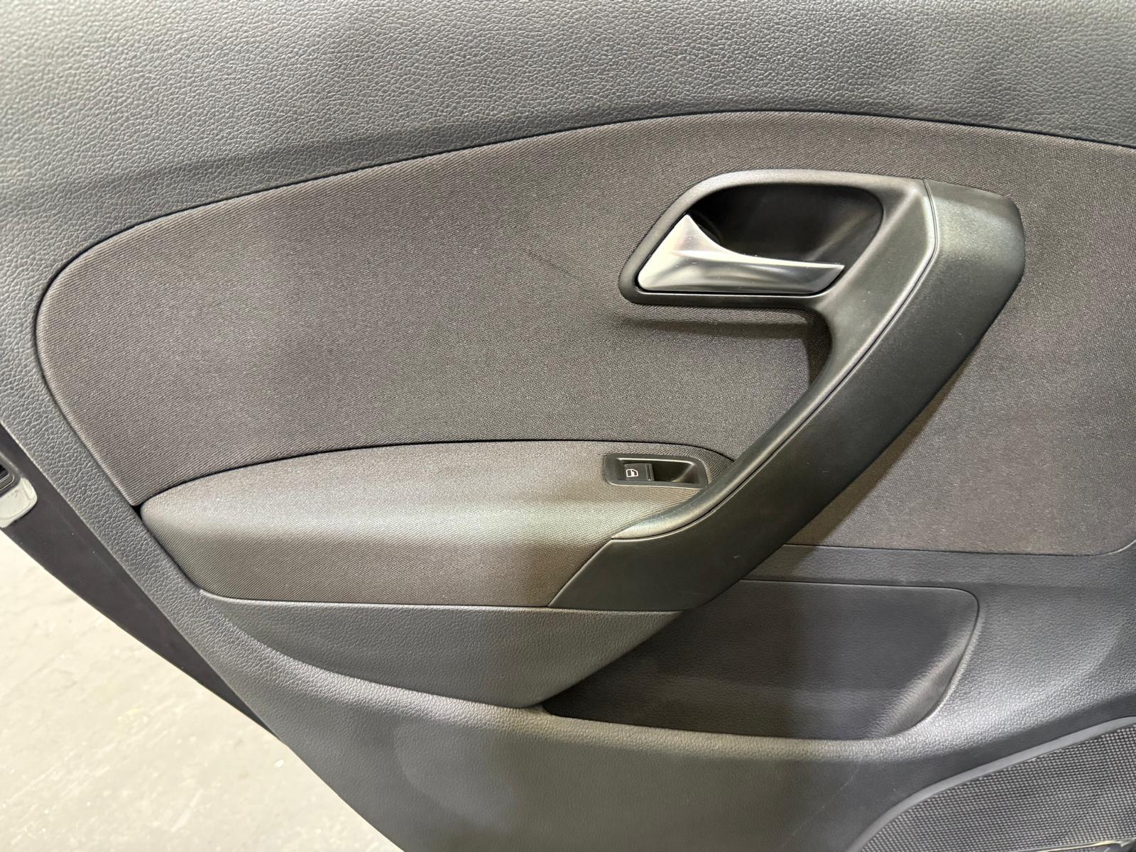 Volkswagen Polo 1.4 SE Hatchback 5dr Petrol Manual Euro 5 (85 ps)