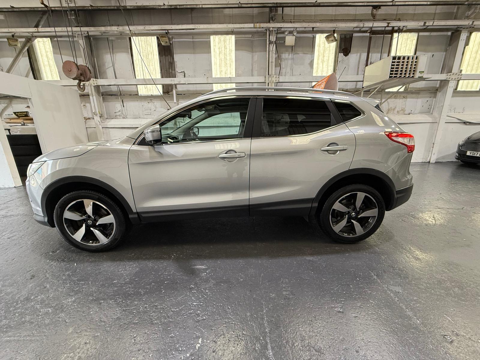 Nissan Qashqai 1.5 dCi n-tec+ SUV 5dr Diesel Manual 2WD Euro 5 (s/s) (110 ps)