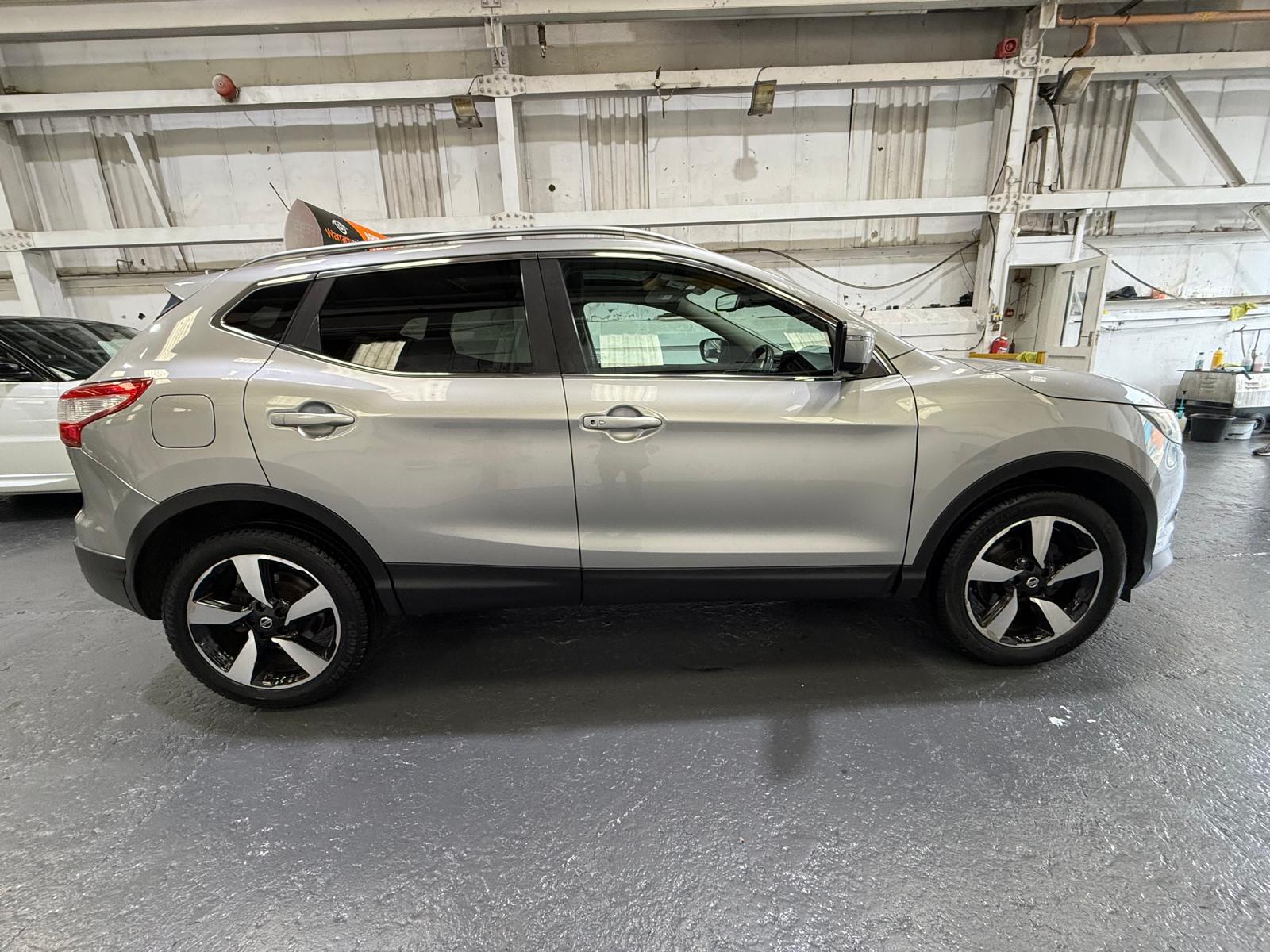 Nissan Qashqai 1.5 dCi n-tec+ SUV 5dr Diesel Manual 2WD Euro 5 (s/s) (110 ps)