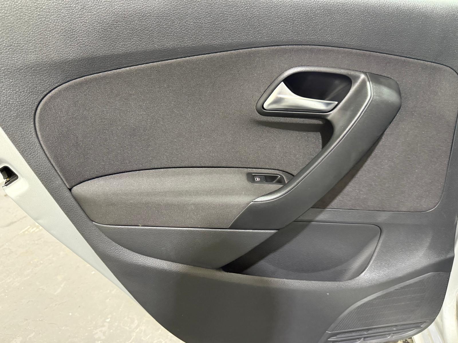 Volkswagen Polo 1.4 SE Hatchback 5dr Petrol Manual Euro 5 (85 ps)