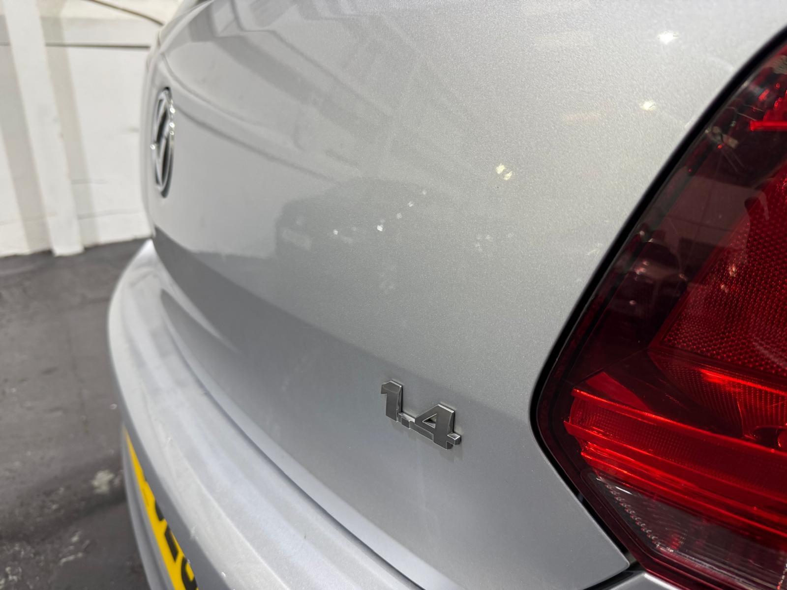 Volkswagen Polo 1.4 SE Hatchback 5dr Petrol Manual Euro 5 (85 ps)