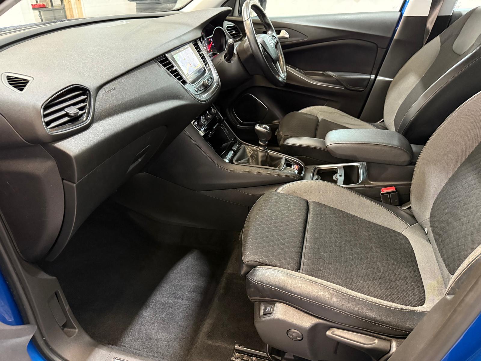 Vauxhall Grandland X 1.2 Turbo GPF Sport Nav SUV 5dr Petrol Manual Euro 6 (s/s) (130 ps)