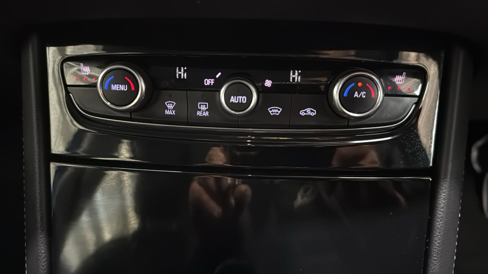 Vauxhall Grandland X 1.2 Turbo GPF Sport Nav SUV 5dr Petrol Manual Euro 6 (s/s) (130 ps)