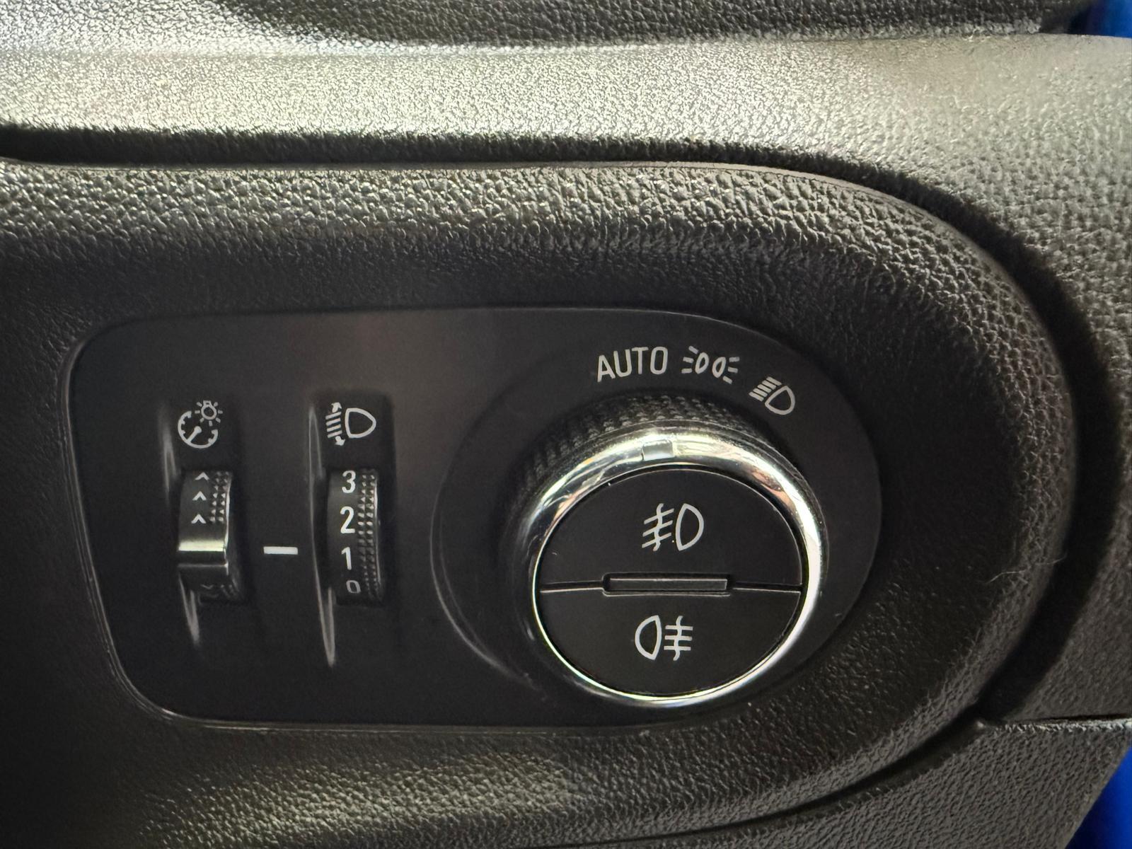 Vauxhall Grandland X 1.2 Turbo GPF Sport Nav SUV 5dr Petrol Manual Euro 6 (s/s) (130 ps)