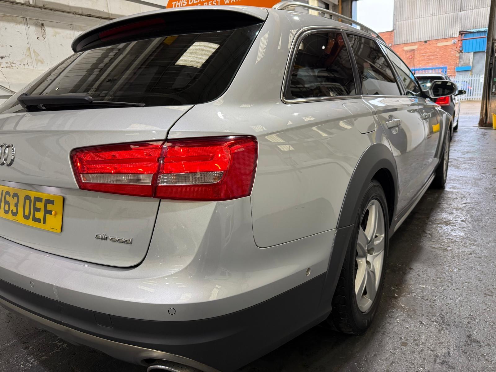 Audi A6 Allroad 3.0 TDI V6 Estate 5dr Diesel S Tronic quattro Euro 5 (s/s) (204 ps)
