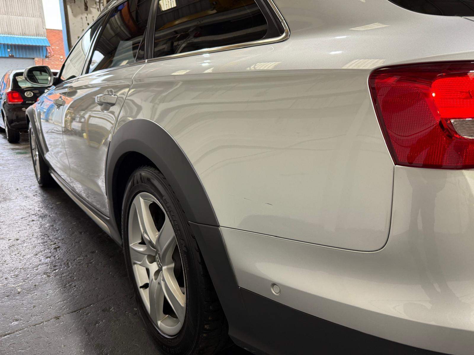 Audi A6 Allroad 3.0 TDI V6 Estate 5dr Diesel S Tronic quattro Euro 5 (s/s) (204 ps)