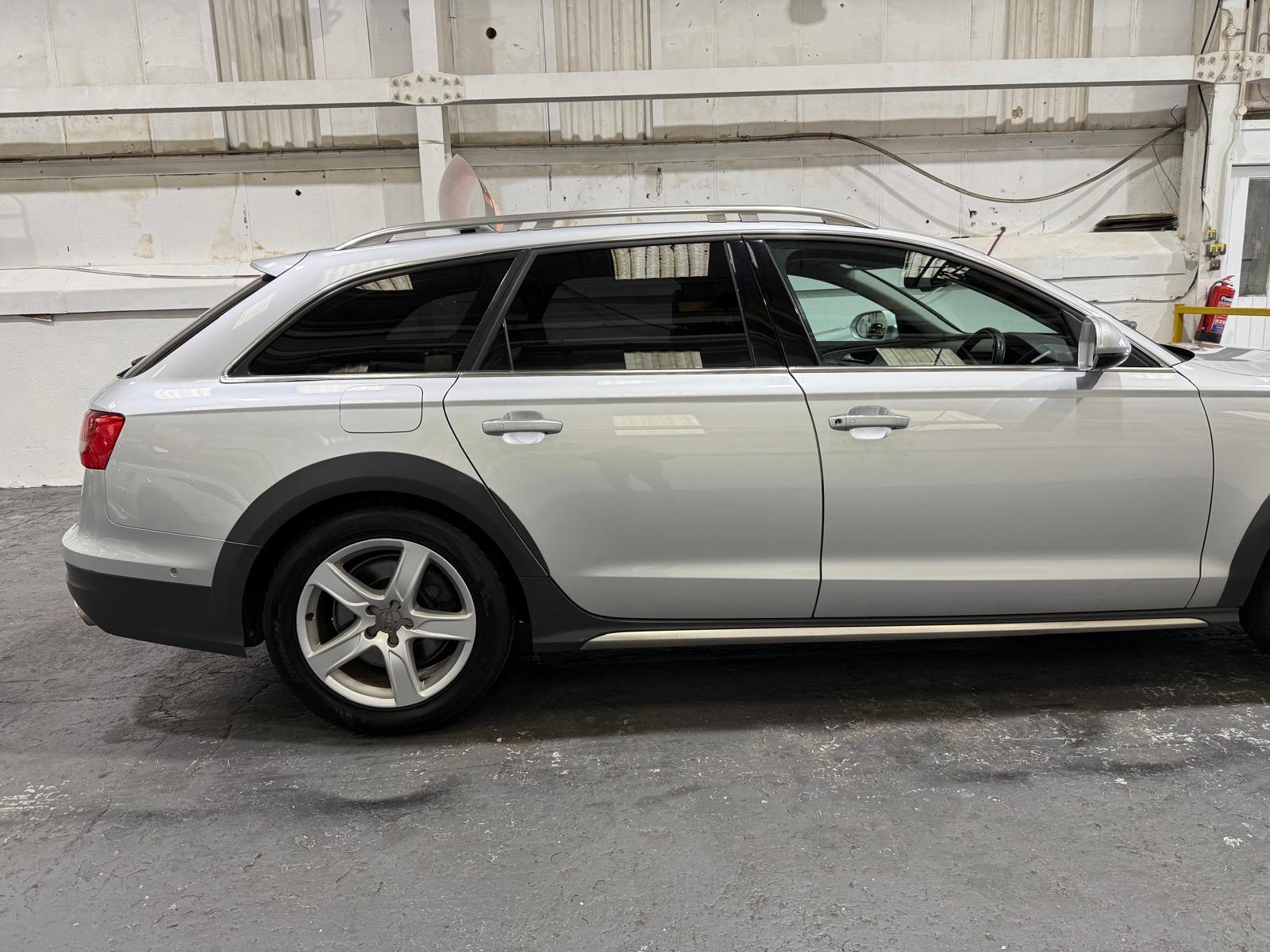 Audi A6 Allroad 3.0 TDI V6 Estate 5dr Diesel S Tronic quattro Euro 5 (s/s) (204 ps)