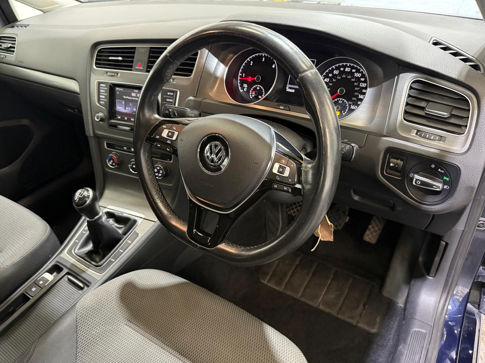 Volkswagen Golf 1.6 TDI BlueMotion Tech SE Hatchback 5dr Diesel Manual Euro 5 (s/s) (105 ps)