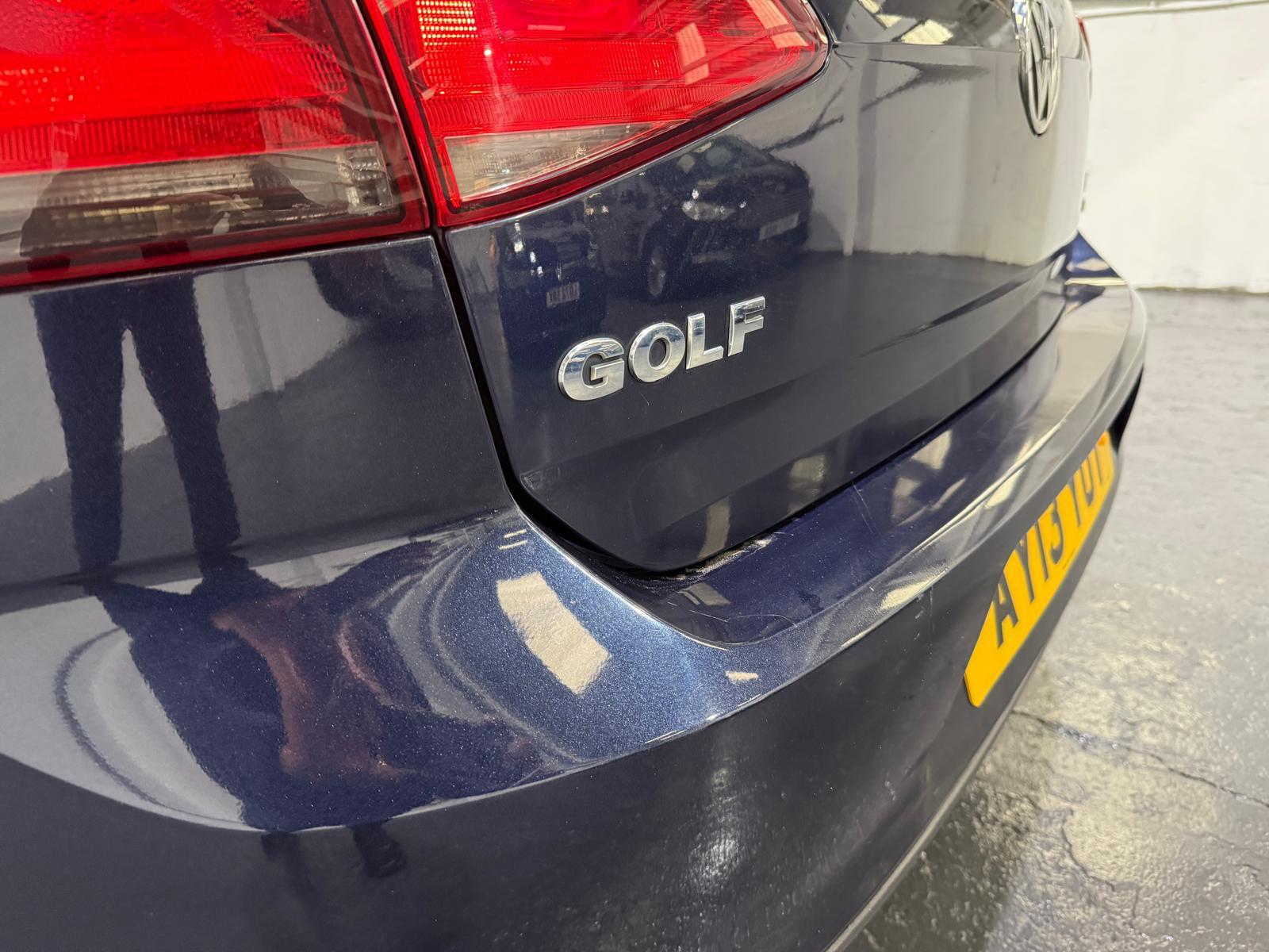 Volkswagen Golf 1.6 TDI BlueMotion Tech SE Hatchback 5dr Diesel Manual Euro 5 (s/s) (105 ps)