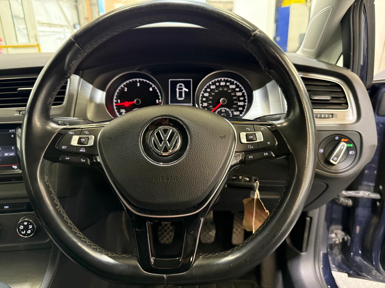 Volkswagen Golf 1.6 TDI BlueMotion Tech SE Hatchback 5dr Diesel Manual Euro 5 (s/s) (105 ps)