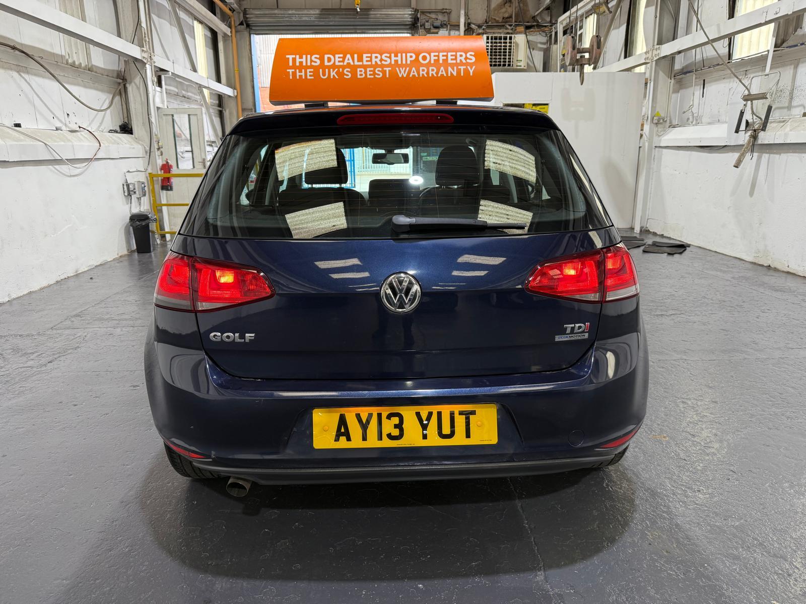 Volkswagen Golf 1.6 TDI BlueMotion Tech SE Hatchback 5dr Diesel Manual Euro 5 (s/s) (105 ps)