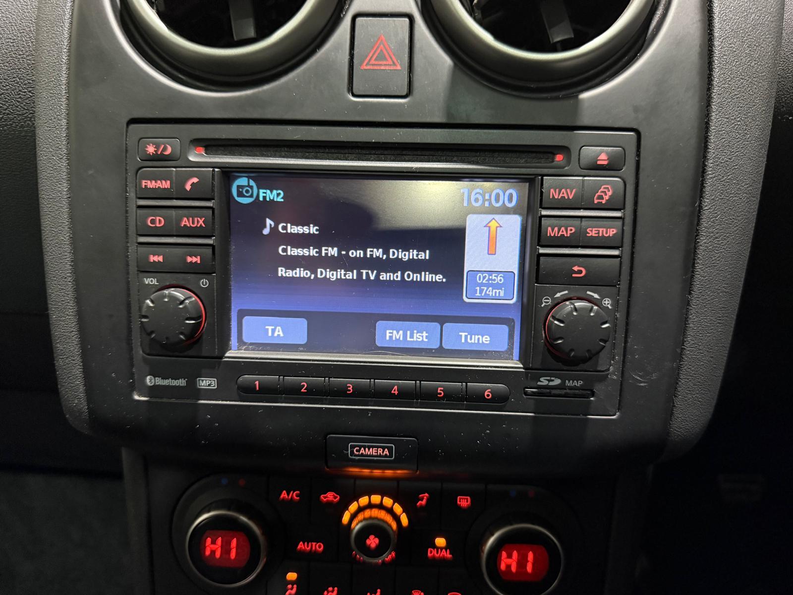 Nissan Qashqai 1.5 dCi n-tec+ SUV 5dr Diesel Manual 2WD Euro 5 (110 ps)